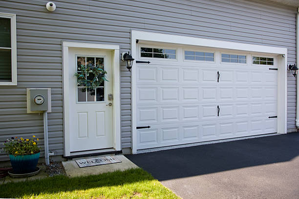 24/7 Emergency Garage Door Panel Replacement experts in Delhi, LA
